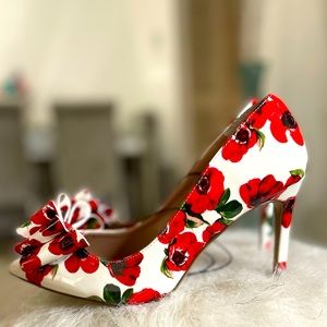 COPY - NEW Betsy Johnson Floral Bow Pumps Size 6.5